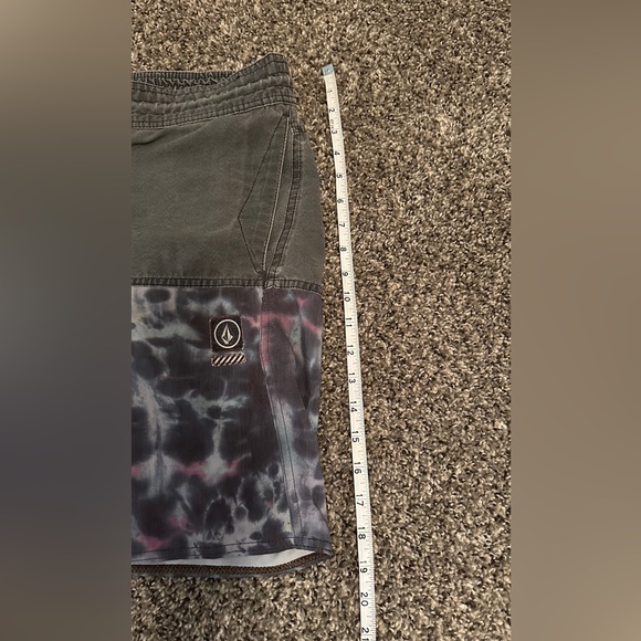 Volcom Men's Tie-Dye Hybrid Shorts - Black and Gray - Picture 2 of 5